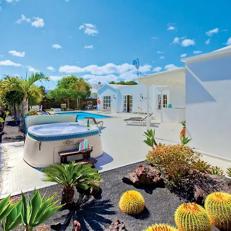 Vila Puerto Del Carmen Sleeps 8 Wifi Puerto del Carmen (Lanzarote)